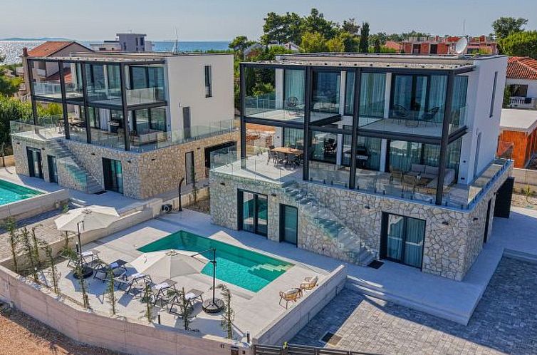 Unterkunft 10347135 - Ferienhaus Dalmatien - Vakantiehuis Seafront Villa Serena with pool and seaview