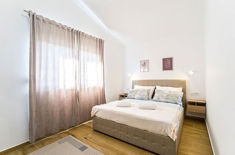 Appartement Wohnung mit Pool in Strandnähe -TA Leut Agency