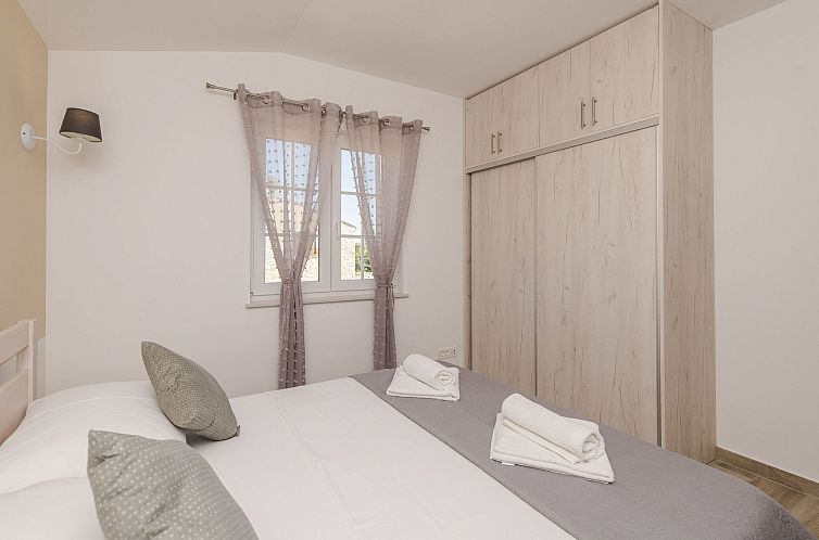 Vakantiehuis Villa Vid 01 mit beheiztem Pool - Agentur TA Le