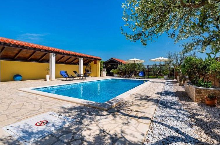 Vakantiehuis Villa Vid 01 mit beheiztem Pool - Agentur TA Le