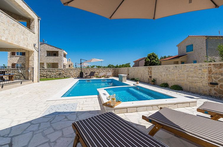 Vakantiehuis Villa Vid 01 mit beheiztem Pool - Agentur TA Le