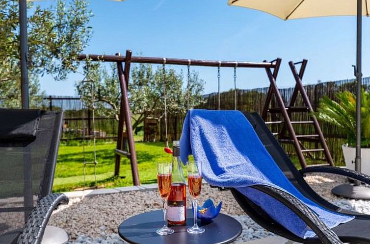 Vakantiehuis Villa Vid 01 mit beheiztem Pool - Agentur TA Le