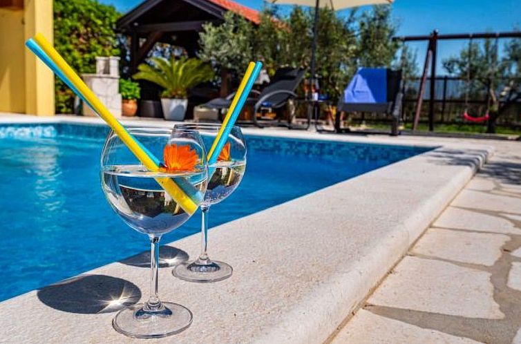 Vakantiehuis Villa Vid 01 mit beheiztem Pool - Agentur TA Le