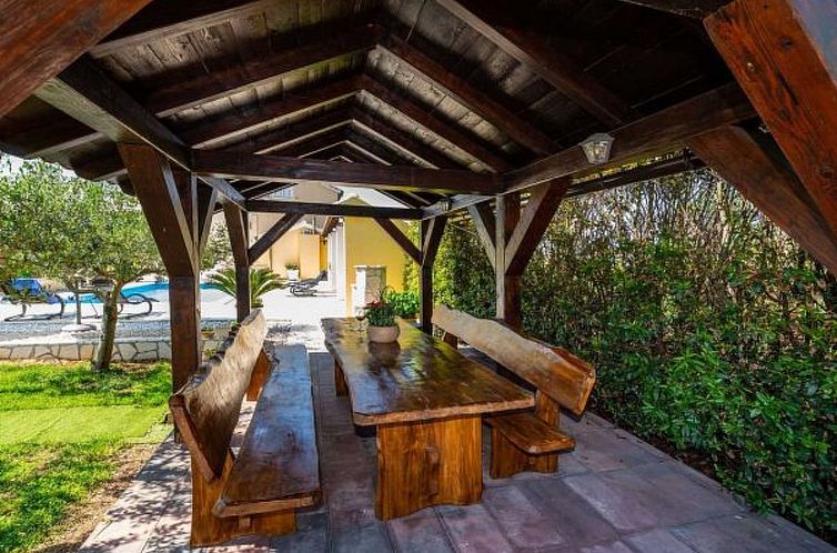 Vakantiehuis Villa Vid 01 mit beheiztem Pool - Agentur TA Le