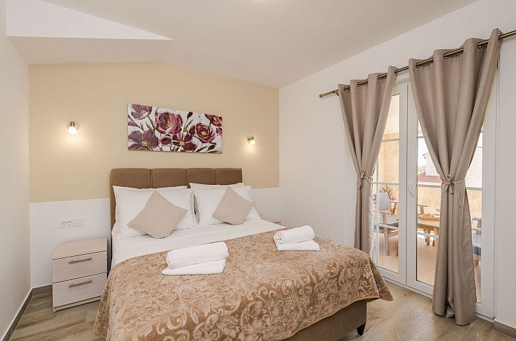 Vakantiehuis Villa Vid 01 mit beheiztem Pool - Agentur TA Le