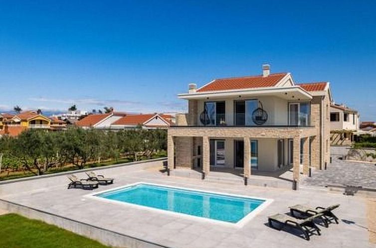 Vakantiehuis Luxuriöse Villa direkt am Meer - Agentur TA Le
