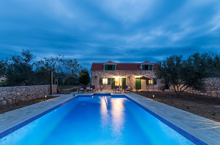 Vakantiehuis Luxuriöse Villa direkt am Meer - Agentur TA Le