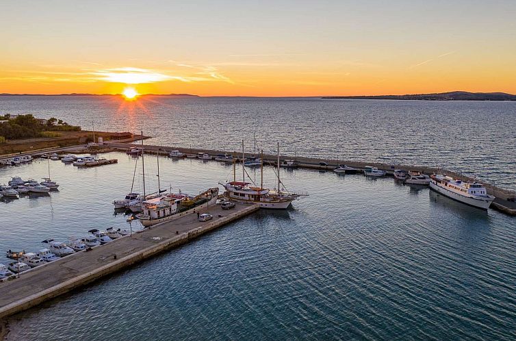 Vakantiehuis Luxuriöse Villa direkt am Meer - Agentur TA Le