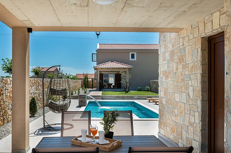 Appartement Neue Luxusvilla mit Schwimmbad, Sauna