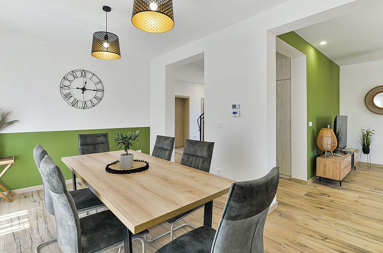Appartement Neue Luxusvilla mit Schwimmbad, Sauna