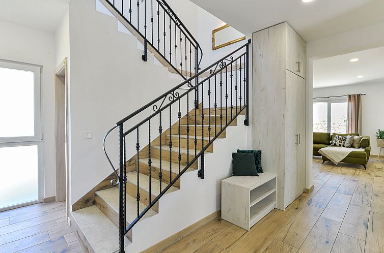 Appartement Neue Luxusvilla mit Schwimmbad, Sauna