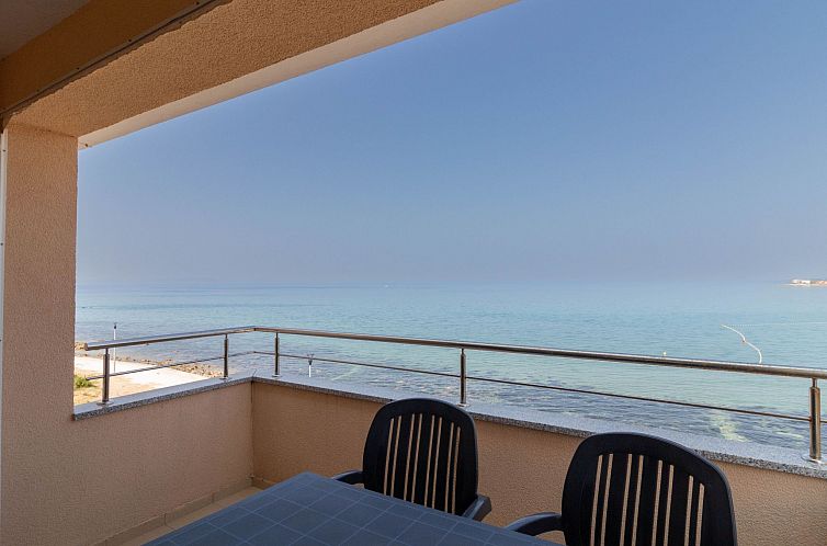 Unterkunft 1034738 - Appartement Dalmatien - Appartement NEW Beachfront Wohnung mit Meerblick - TA Leut