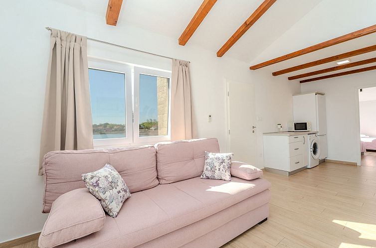 Appartement Wohnung "Mira" direkt am Strand