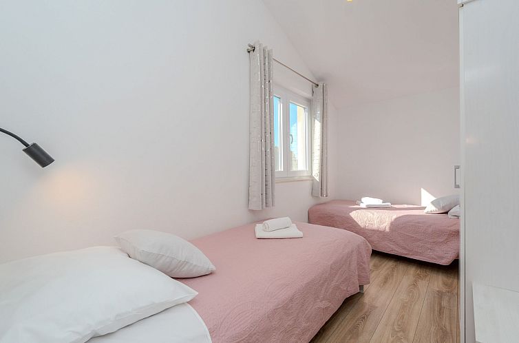 Appartement Wohnung "Mira" direkt am Strand