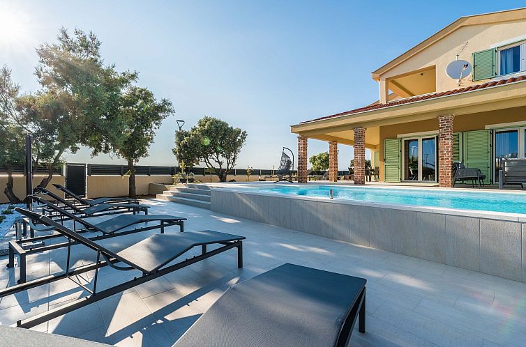 Vakantiehuis Villa "Mar" am Strand mit beheiztem Pool, Jacuz