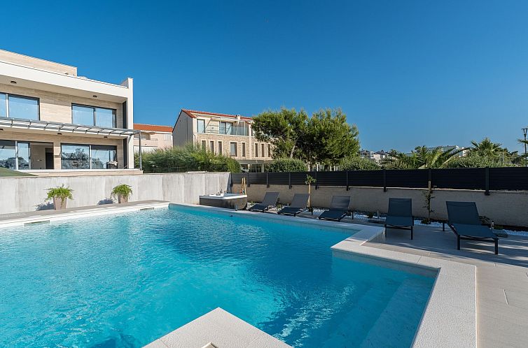 Vakantiehuis Villa "Mar" am Strand mit beheiztem Pool, Jacuz