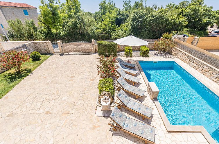 Vakantiehuis Villa Karin mit beheiztem Pool - Agentur TA Leu