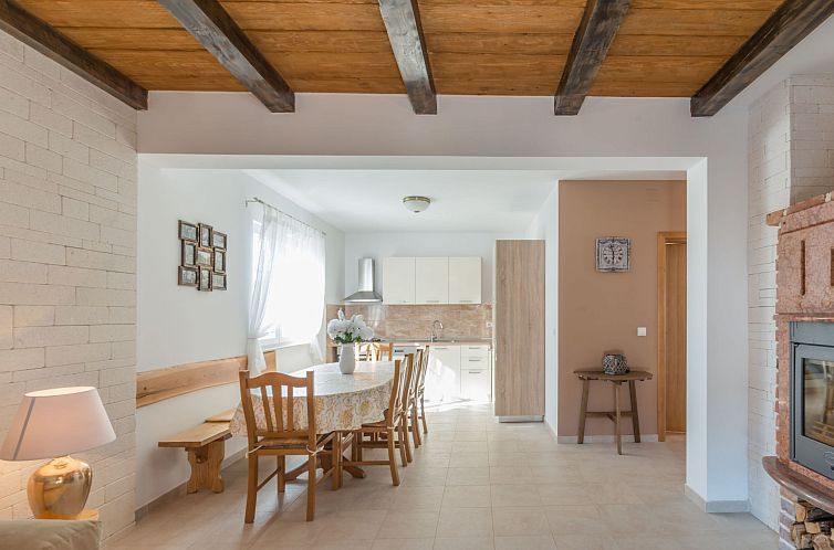 Vakantiehuis Villa Karin mit beheiztem Pool - Agentur TA Leu