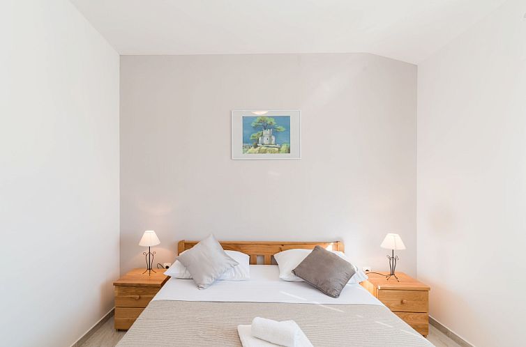 Vakantiehuis Villa Karin mit beheiztem Pool - Agentur TA Leu