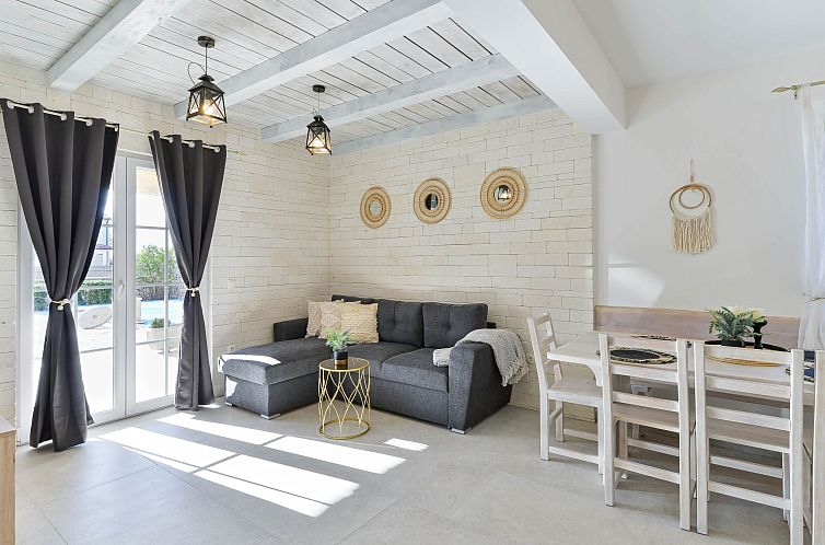 Vakantiehuis Villa Karin mit beheiztem Pool - Agentur TA Leu