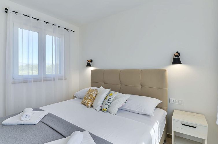 Vakantiehuis Villa Vid 03 mit beheiztem Pool -TA Leut Agency