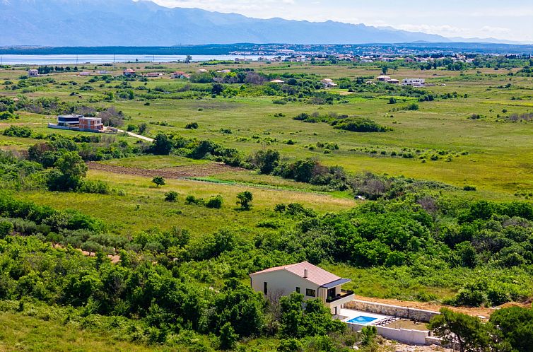 Vakantiehuis Neue Luxusvilla mit Pool - Agentur TA Leut