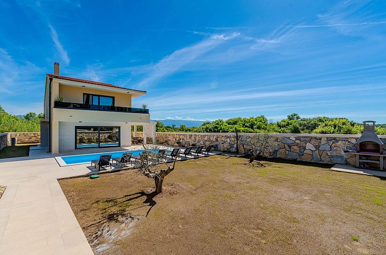 Vakantiehuis Neue Luxusvilla mit Pool - Agentur TA Leut