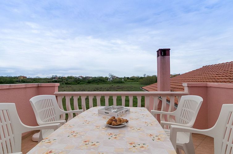 Appartement Wohnung Nikol mit großem Garten- TA Leut Agency