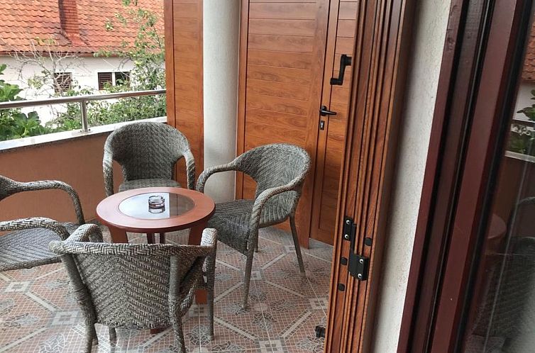 Unterkunft 1034775 - Appartement Dalmatien - Appartement Wohnung Lungomare mit Grill - von TA Leut Agency