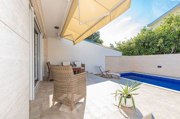 Vakantiehuis Villa Ema - beheizter Salzwasserpool, Fitnessra