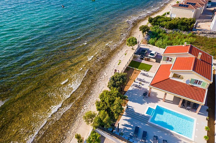 Unterkunft 1034781 - Ferienhaus Dalmatien - Vakantiehuis Luxuriöse Villa direkt am Meer - Agentur TA Le