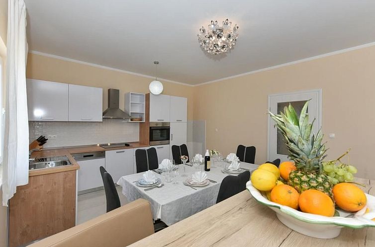 Vakantiehuis Villa mit Garten, Grill und Terrasse