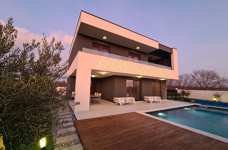 Unterkunft 1034788 - Ferienhaus Dalmatien - Vakantiehuis Villa Angelo mit Sauna, Fitnessraum und Pool
