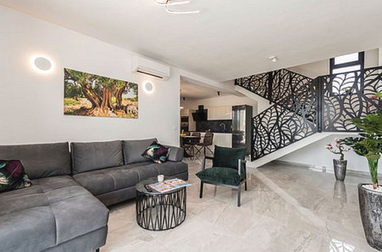 Vakantiehuis Villa Angelo mit Sauna, Fitnessraum und Pool