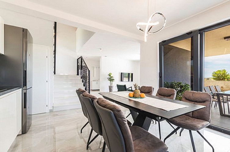 Vakantiehuis Villa Angelo mit Sauna, Fitnessraum und Pool