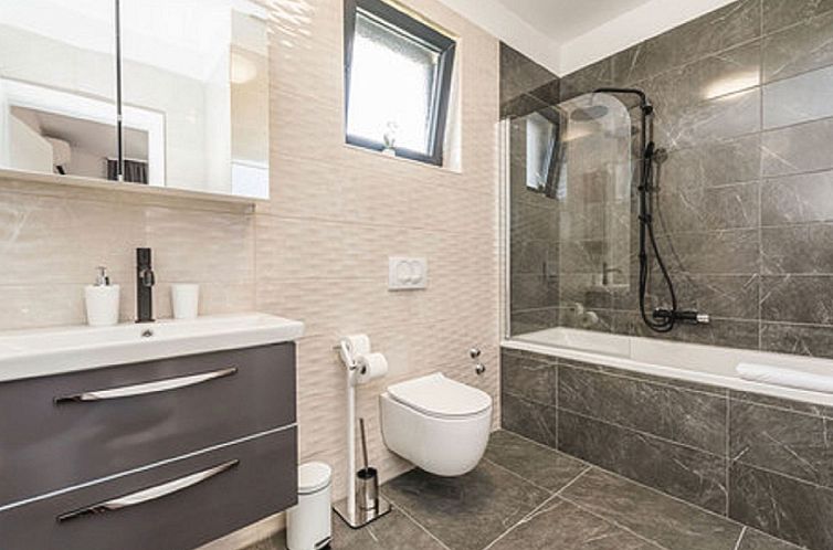 Vakantiehuis Villa Angelo mit Sauna, Fitnessraum und Pool