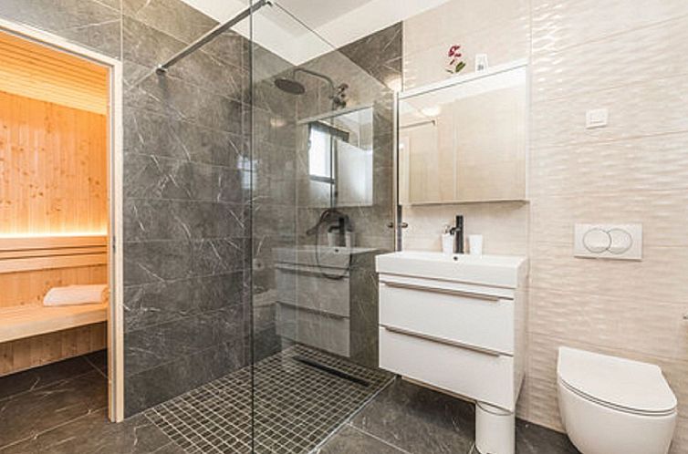 Vakantiehuis Villa Angelo mit Sauna, Fitnessraum und Pool