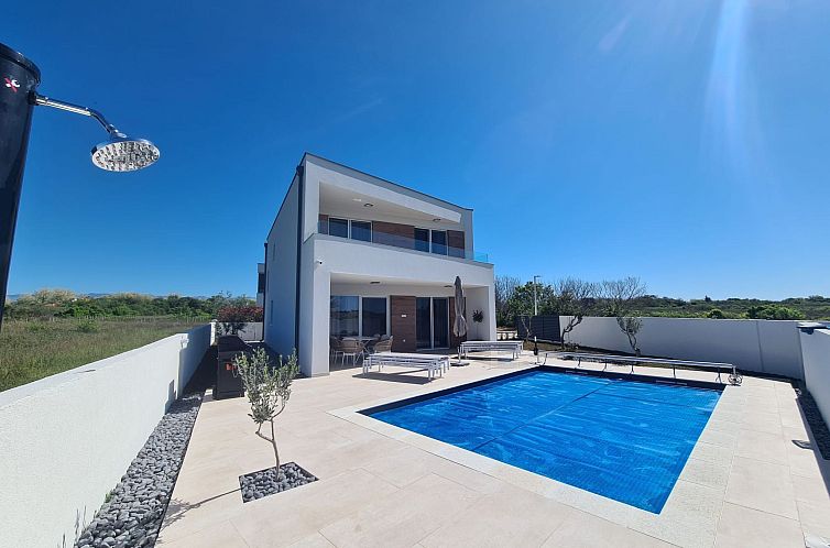 Vakantiehuis Neue Villa Angelo mit Sauna und beheiztem Pool