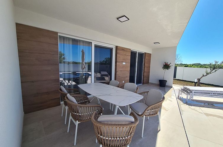 Vakantiehuis Neue Villa Angelo mit Sauna und beheiztem Pool
