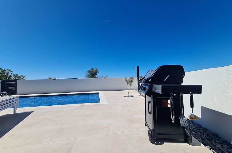 Vakantiehuis Neue Villa Angelo mit Sauna und beheiztem Pool
