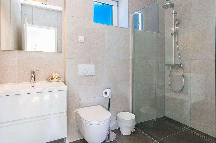 Vakantiehuis Strandvilla Miri Rose mit beheizbarem Pool