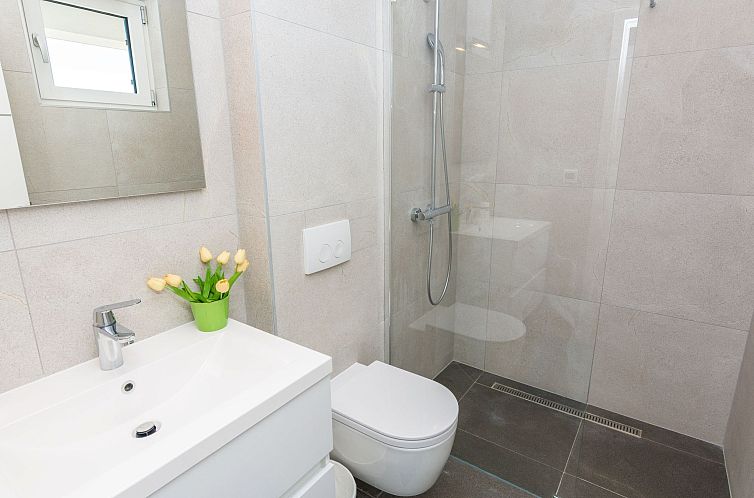 Vakantiehuis Strandvilla Miri Rose mit beheizbarem Pool