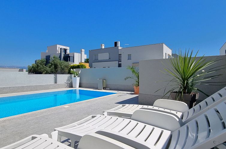 Appartement Bezaubernde Ferienwohnung mit gemeinsamem Pool