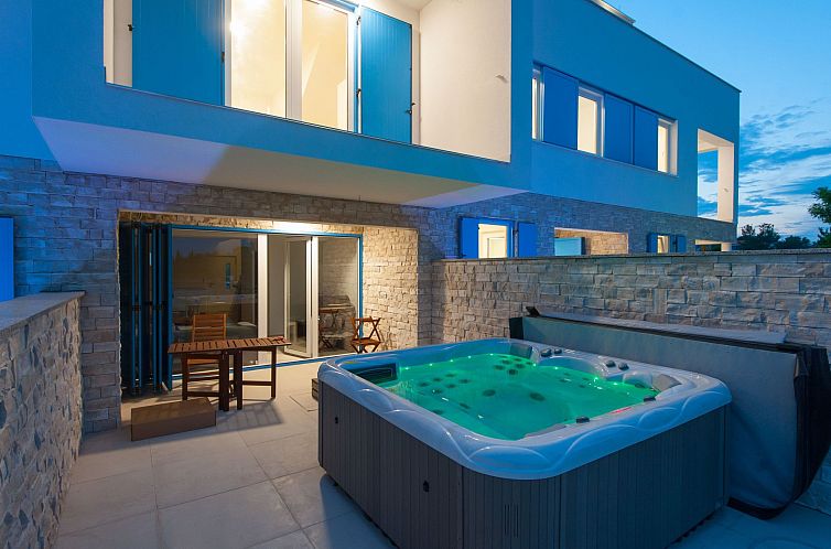 Vakantiehuis Ferienvilla "Miri Palme" mit Whirlpool