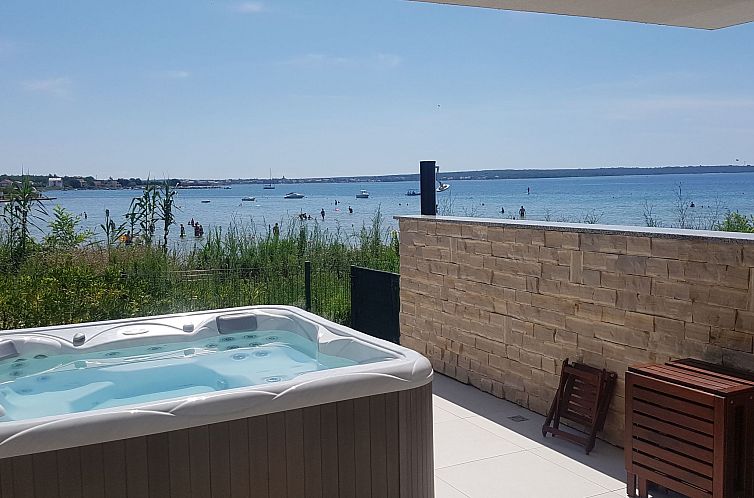 Vakantiehuis Ferienvilla "Miri Palme" mit Whirlpool