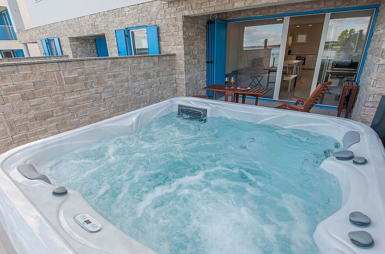 Vakantiehuis Ferienvilla "Miri Palme" mit Whirlpool