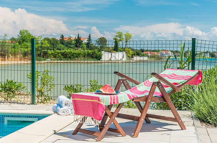 Unterkunft 1034796 - Ferienhaus Dalmatien - Vakantiehuis Ferienvilla "Miri Orchid" mit privatem Pool