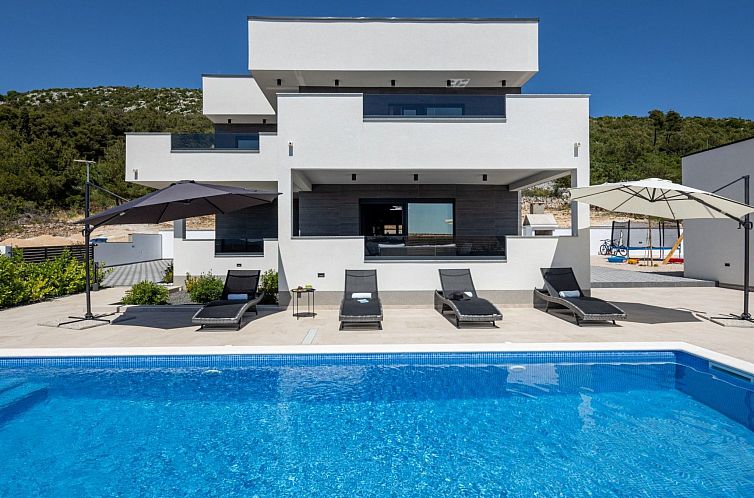 Vakantiehuis Villa Bura mit Pool und tollem Ausblick