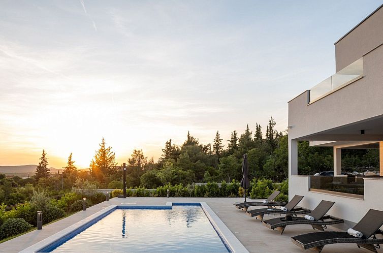 Vakantiehuis Villa Bura mit Pool und tollem Ausblick