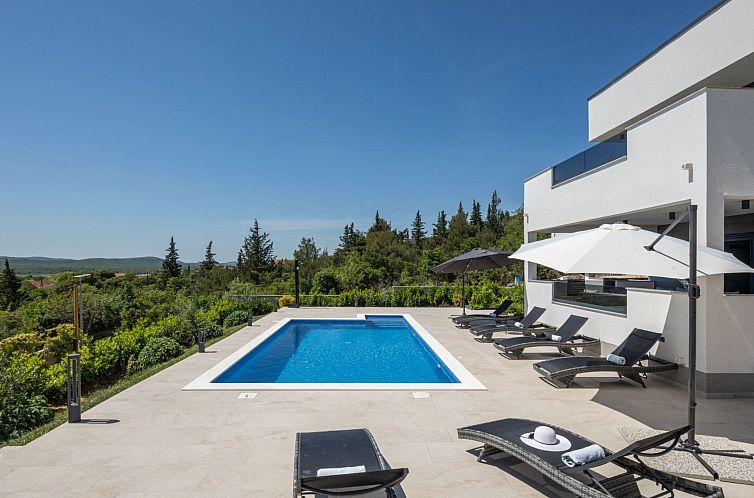 Vakantiehuis Villa Bura mit Pool und tollem Ausblick